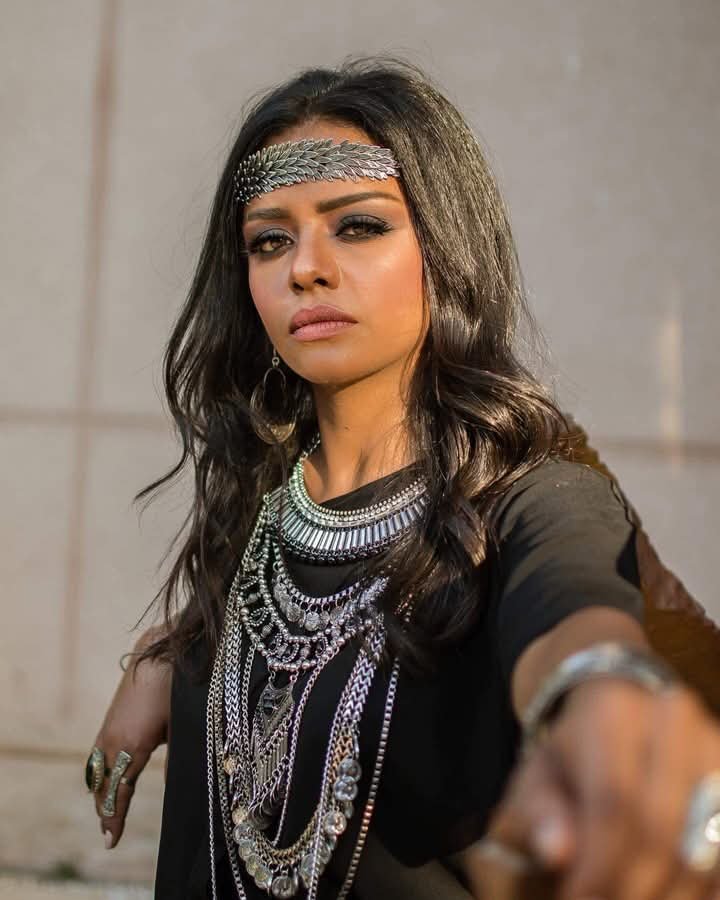 أسماء أبو اليزيد تقدم شخصية نصابة ضمن أحداث مسلسل النُص 