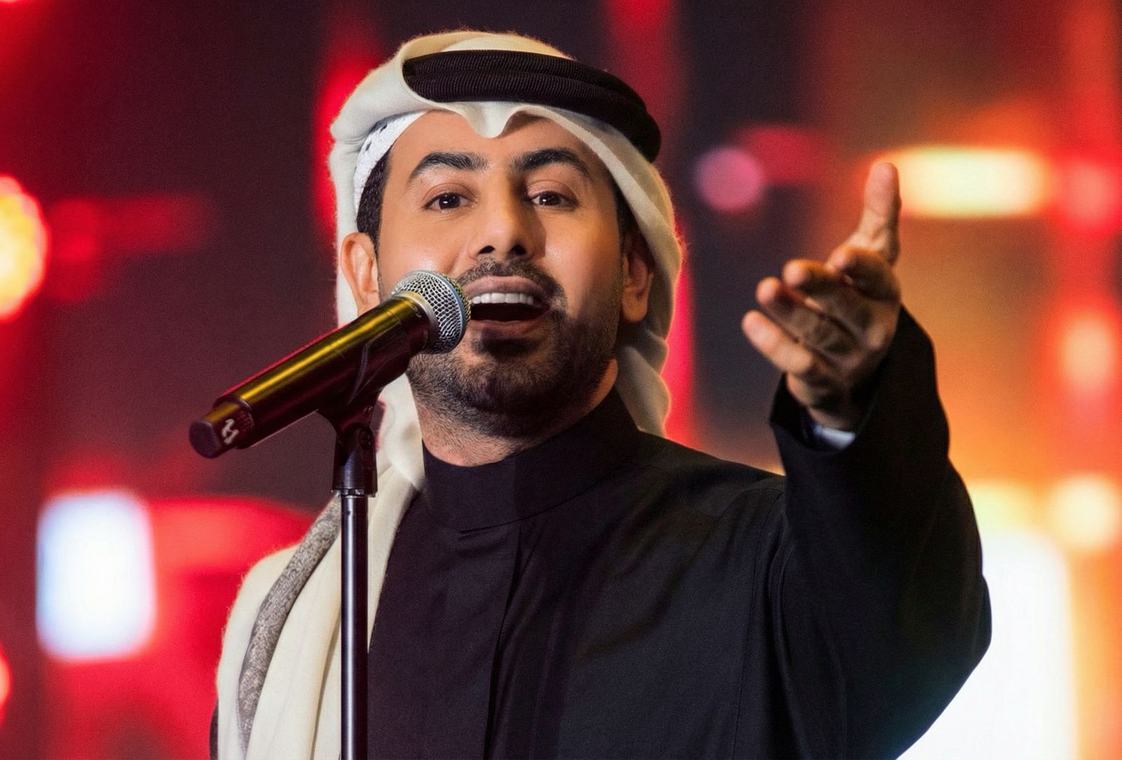 فؤاد عبد الواحد يتألق في أبوظبي والخبر بحفلين جماهيريين كاملي العدد ويحضّر أغنيات ألبومه الجديد