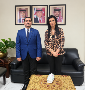 عابر القارات والمستشار الاقتصادي